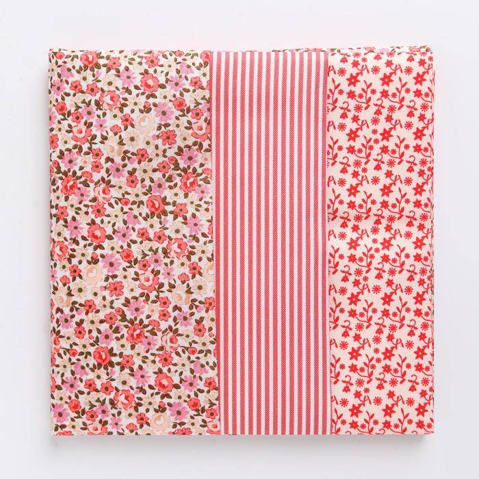 картинка Набор тканей для шитья "Цветы-2", 3 отреза 50х50 см от магазина Стежочек