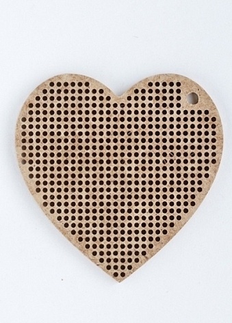 картинка Основа для вышивания "Сердце с петлёй сбоку" от магазина Стежочек